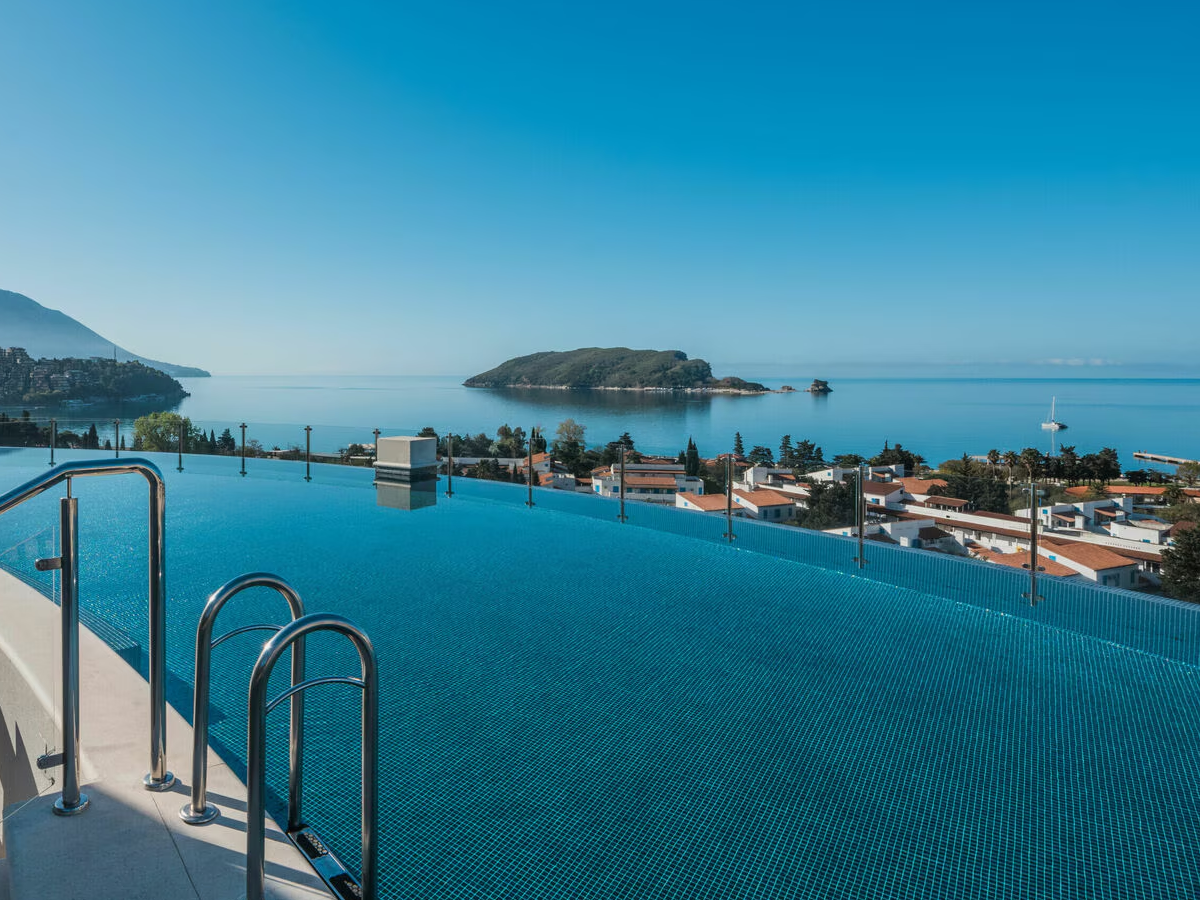 Budva Panorama Turu Türk Hava Yolları ile 3 gece 5* Iberostar Wawes Slavija Otel vb