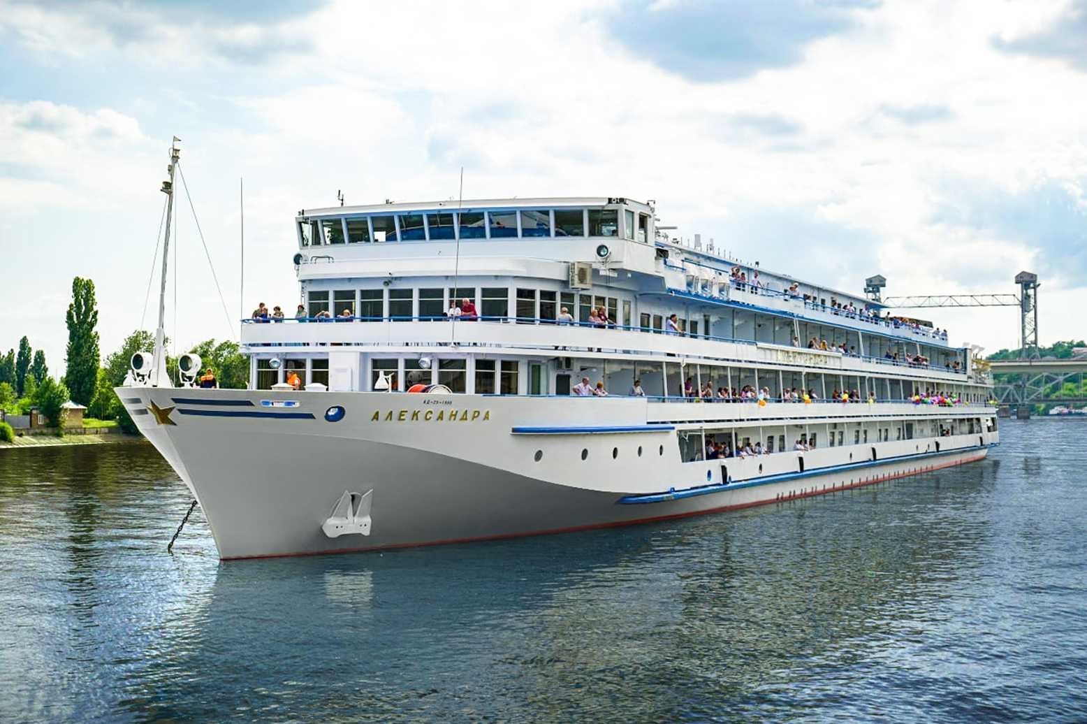 ms-aleksandra-ile-muhtesem-volga-nehri