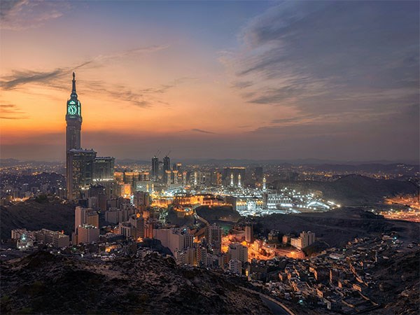 Suudi Arabistan Kültür Turu (Umre Dahil Tur) Flynas Hava Yolları 4 Gece