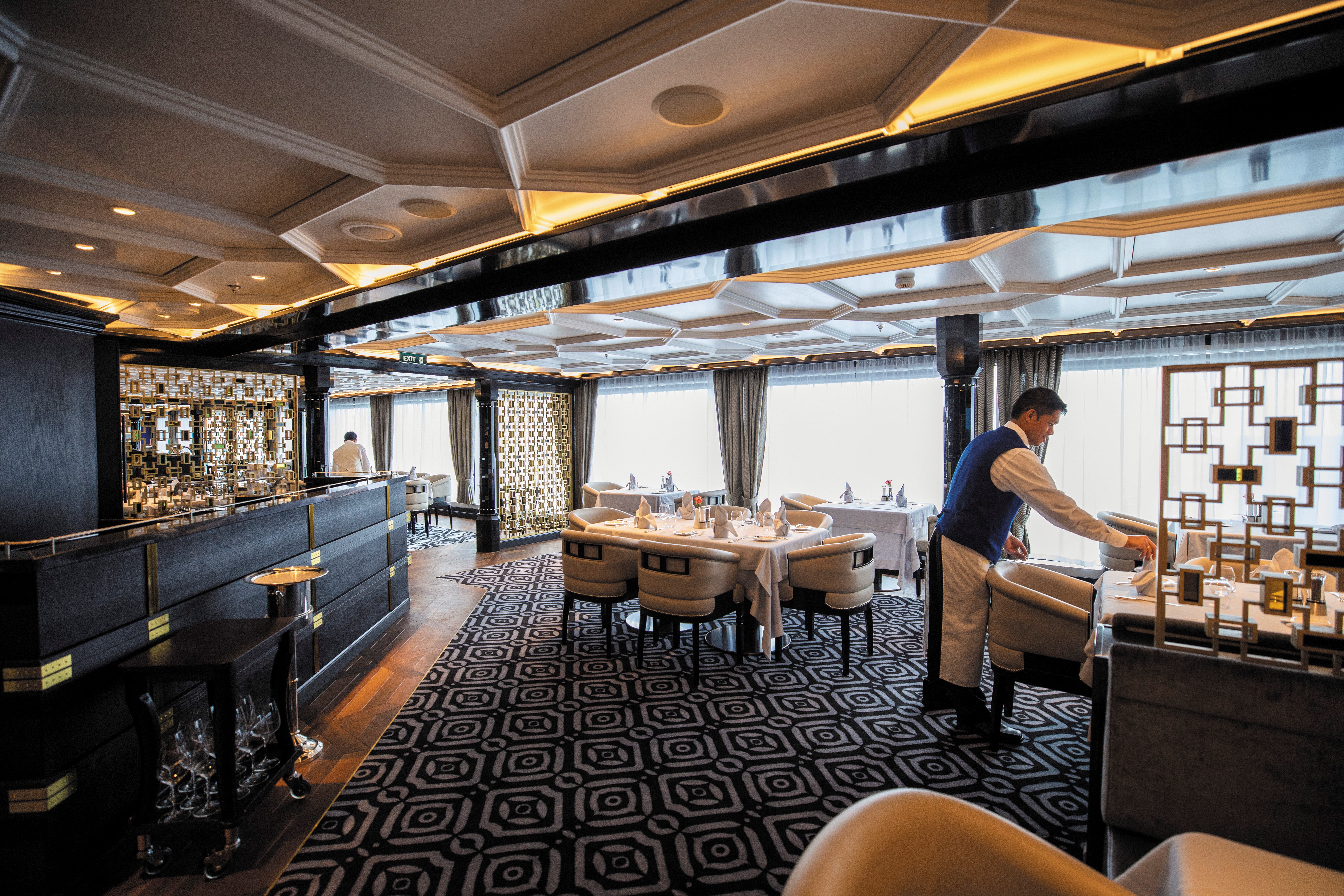 6* Seven Seas Splendor ile Akdeniz