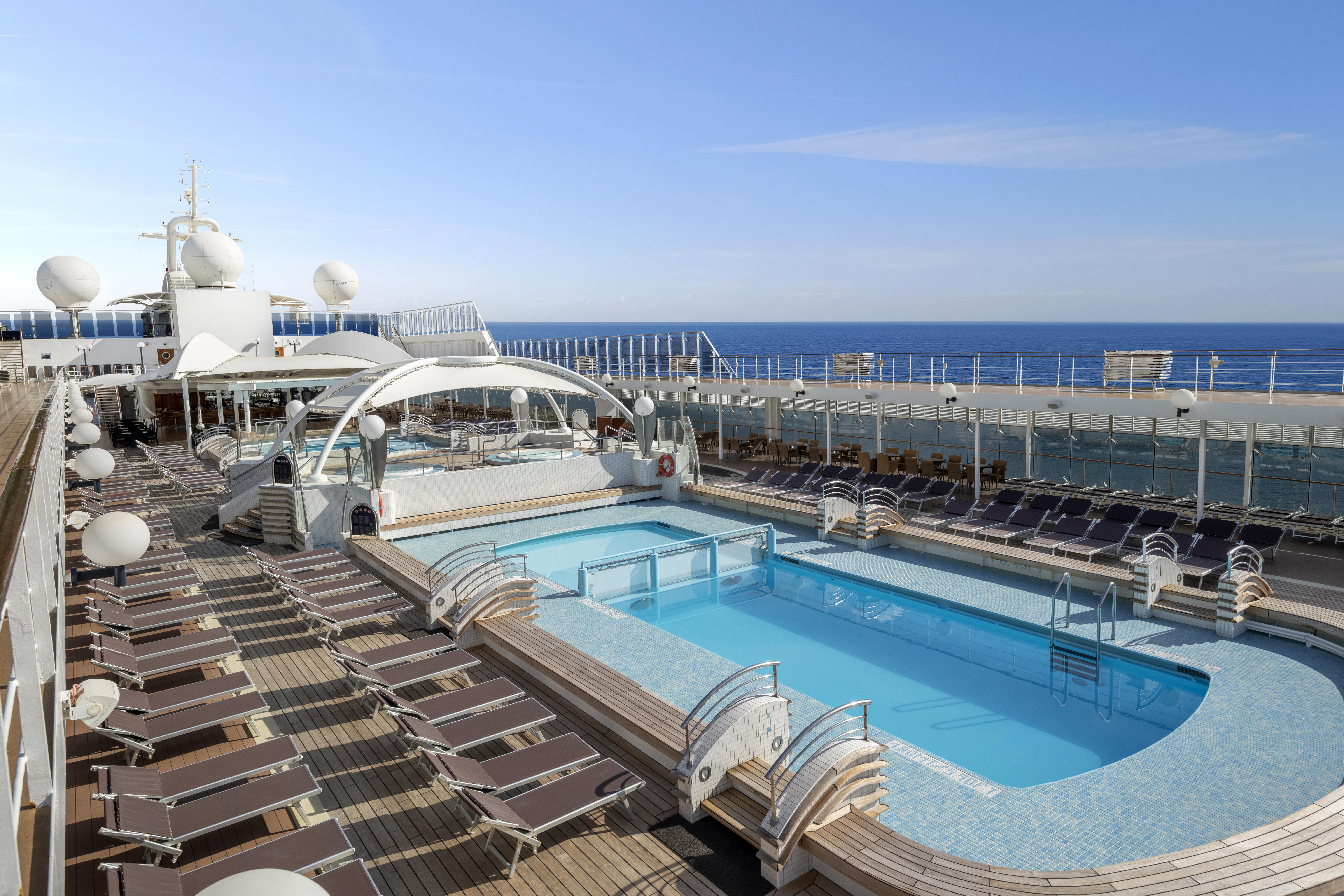 İstanbul hareketli MSC Lirica ile Ege ve Akdeniz