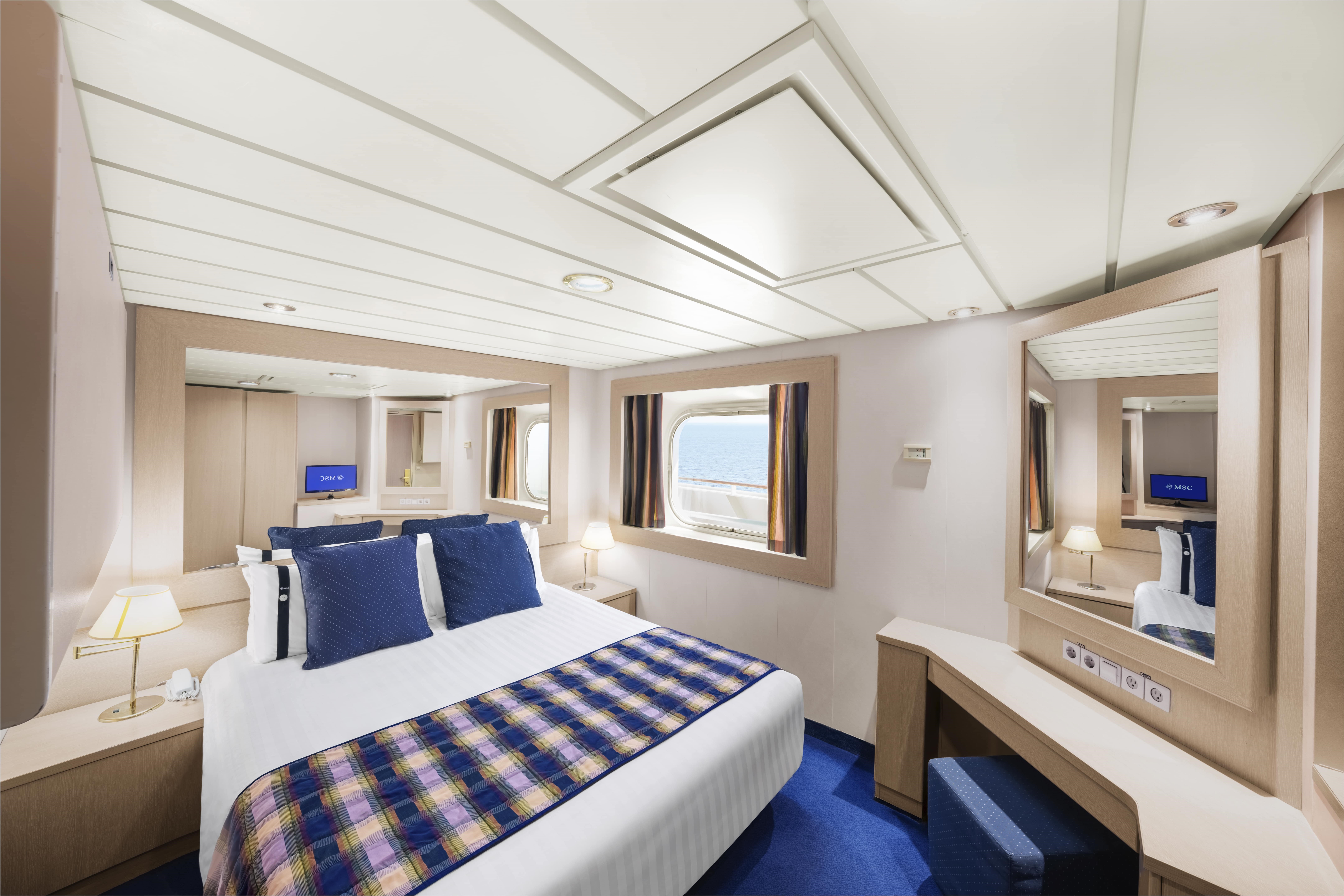 İstanbul hareketli MSC Lirica ile Ege ve Akdeniz