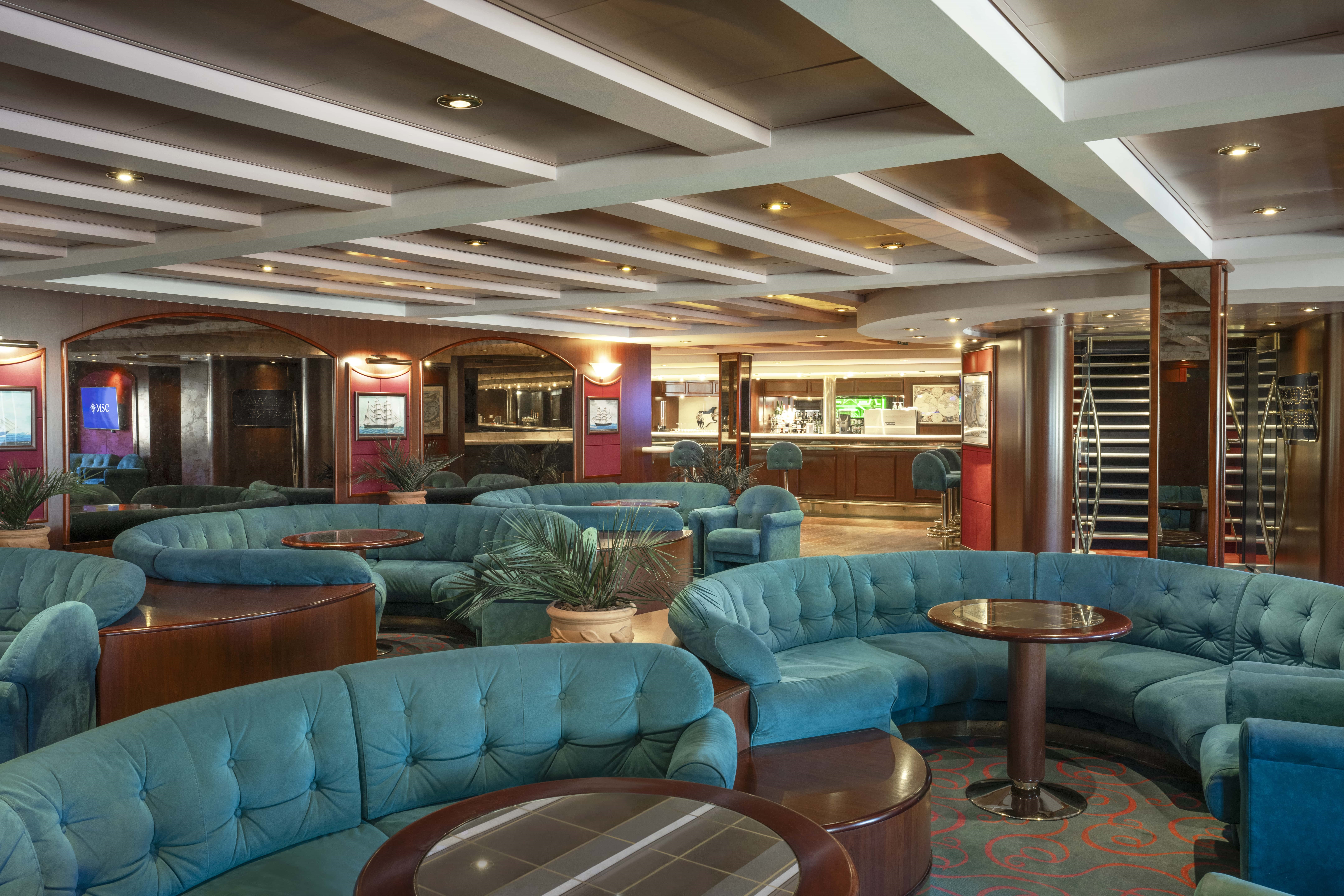 İstanbul hareketli MSC Lirica ile Ege ve Akdeniz