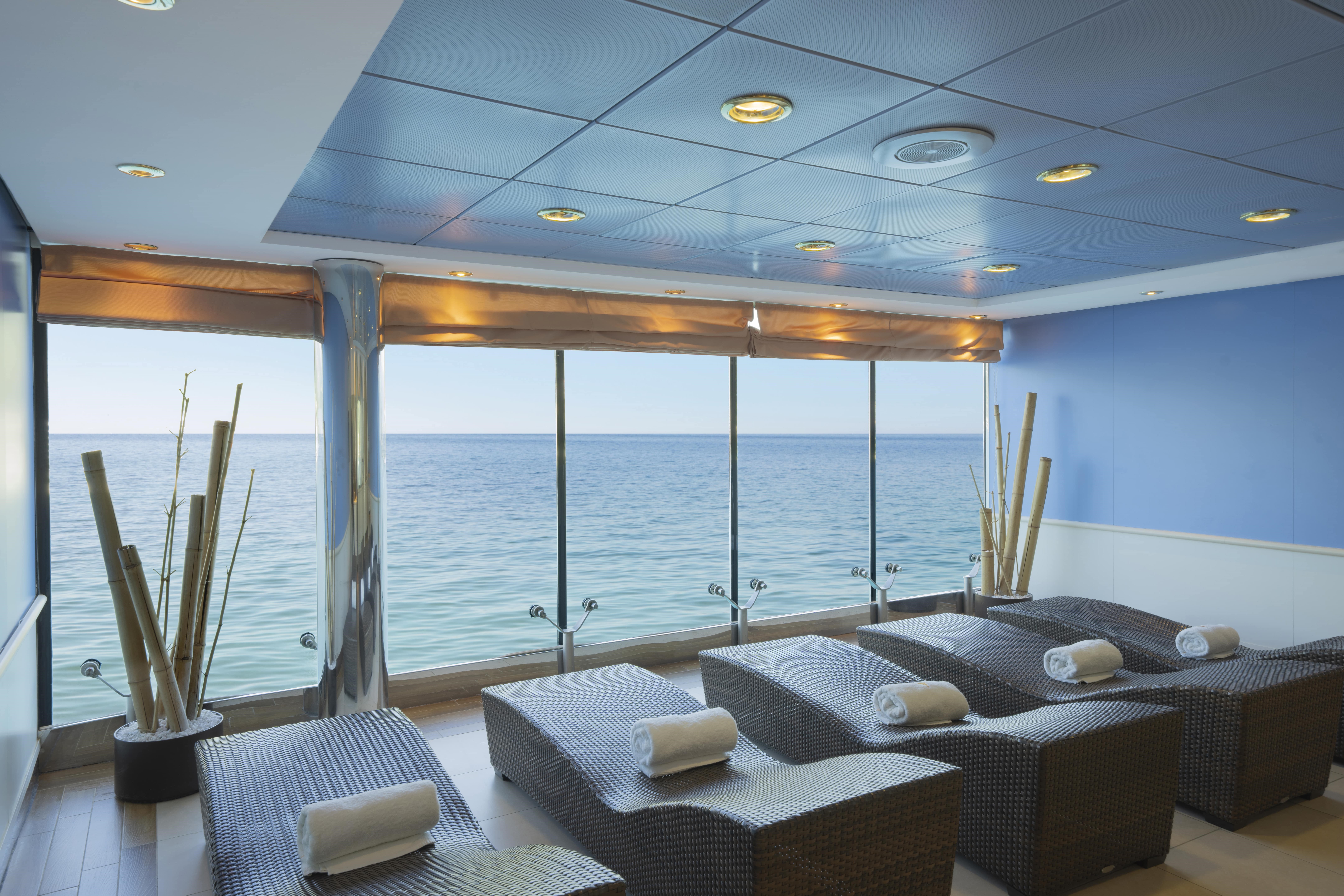 İstanbul hareketli MSC Lirica ile Ege ve Akdeniz