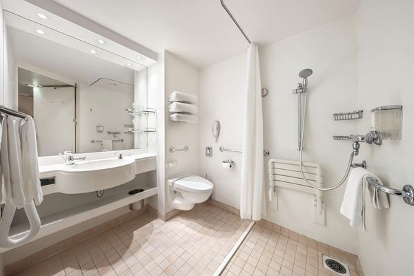 İzmir hareketli MSC Lirica ile Ege ve Akdeniz