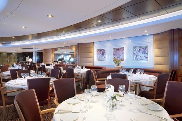 İzmir hareketli MSC Lirica ile Ege ve Akdeniz