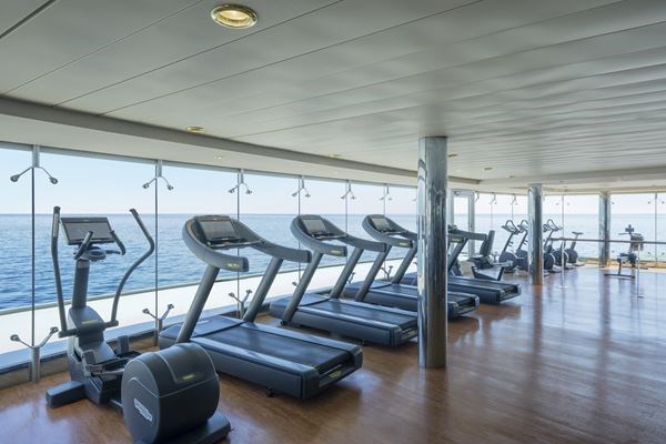 İzmir hareketli MSC Lirica ile Ege ve Akdeniz