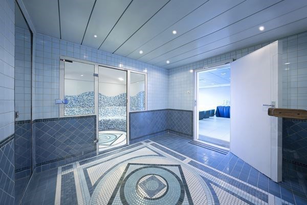 İzmir hareketli MSC Lirica ile Ege ve Akdeniz