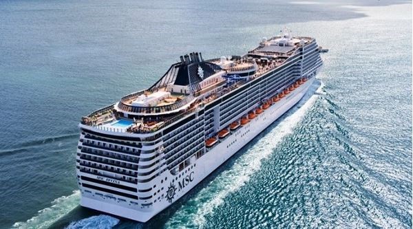 Kuşadası Hareketli MSC DIVINA ile Ege & Akdeniz