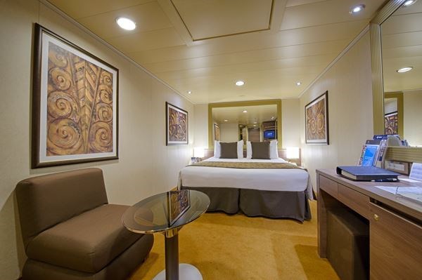 Kuşadası Hareketli MSC DIVINA ile Ege & Akdeniz