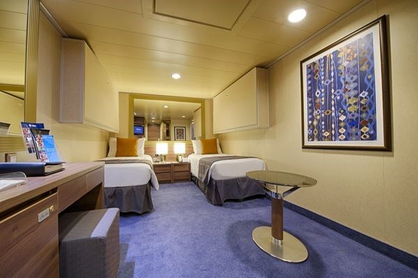 Kuşadası Hareketli MSC DIVINA ile Ege & Akdeniz