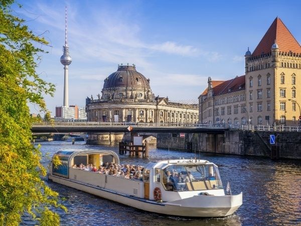 Bir Berlin Masalı Turu A Jet Hava Yolları 3 Gece