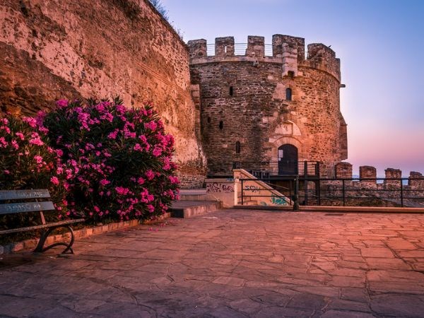 Balkan Üçgeni  Özel Otobüs   2 gece