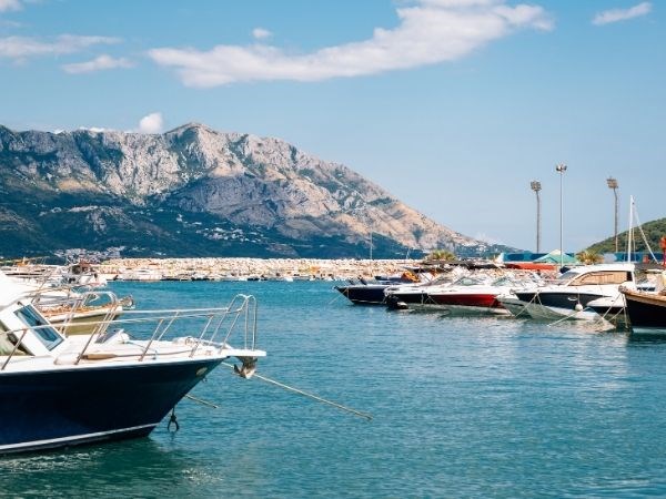 İzmir Hareketli   Budva  Turu Pegasus  Havayolları ile 3 Gece