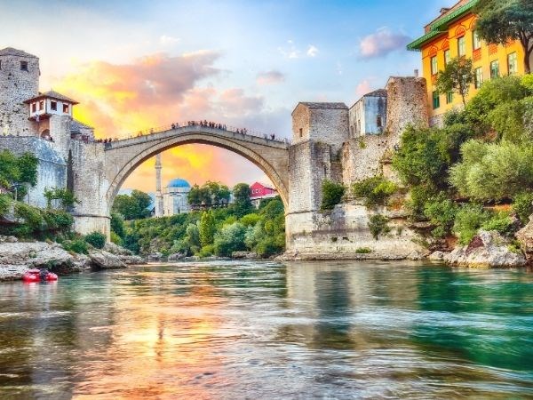 Çukurova Havaalanı Türk Hava Yolları Özel Seferi ile Direkt Hareketli Kosovalı Balkan Rüyası Turu