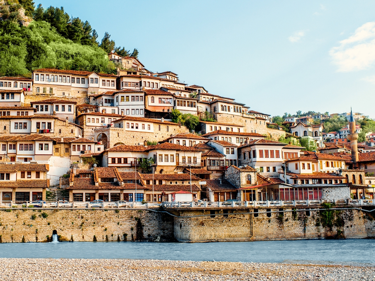 Mavi - Yeşil Arnavutluk Panorama Turu Pegasus Havayolları İle 3 Gece 