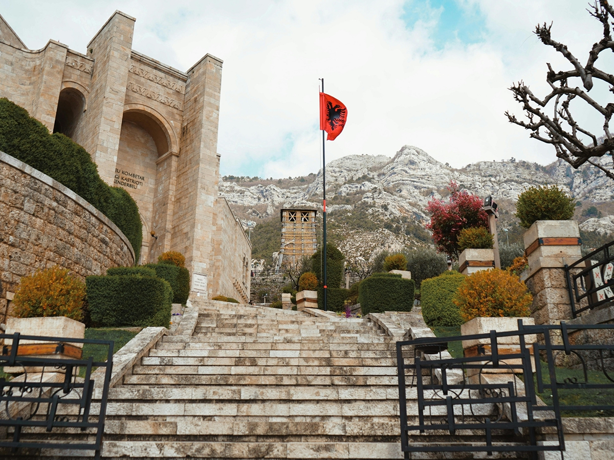 Mavi - Yeşil Arnavutluk Panorama Turu Pegasus Havayolları İle 3 Gece 