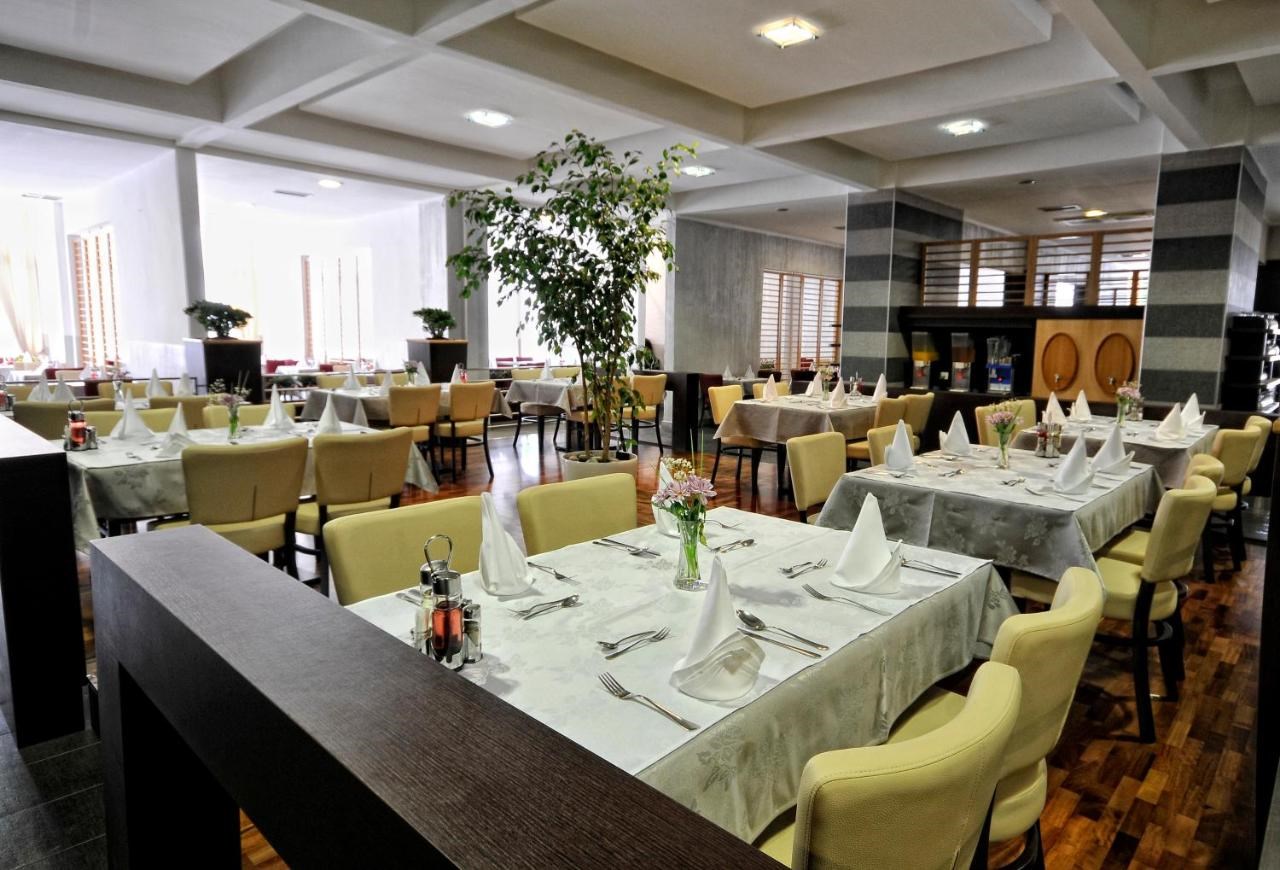 İzmir Hareketli Budva Panorama Turu Air Montenegro Havayolları ile 4 gece 4* VIOLA HOTEL