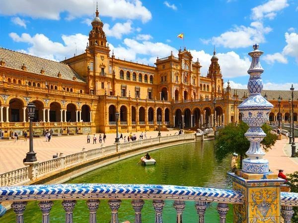 **Şeker Bayramı** Baştan Başa İspanya ve Endülüs Türk Hava Yolları 7 Gece 