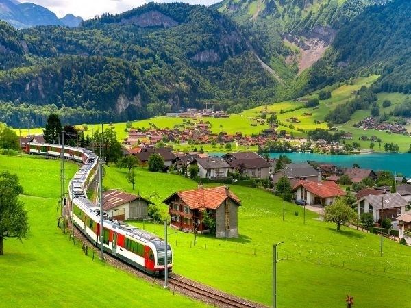 **Sömestr Özel** Görkemli Alplerde 7 Şehir Türk Hava Yolları 4 Gece