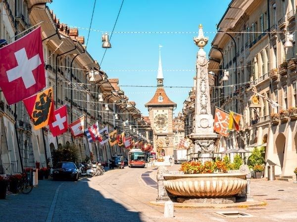 **Sömestr Özel** Görkemli Alplerde 7 Şehir Türk Hava Yolları 4 Gece