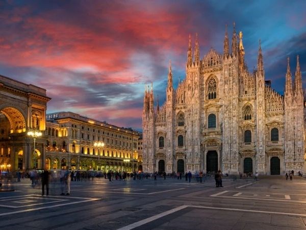 Baştan Başa İtalya Turu (Milano Venedik Floransa Roma Napoli Bari) Sun Express ve Özel sefer ile 6 Gece 