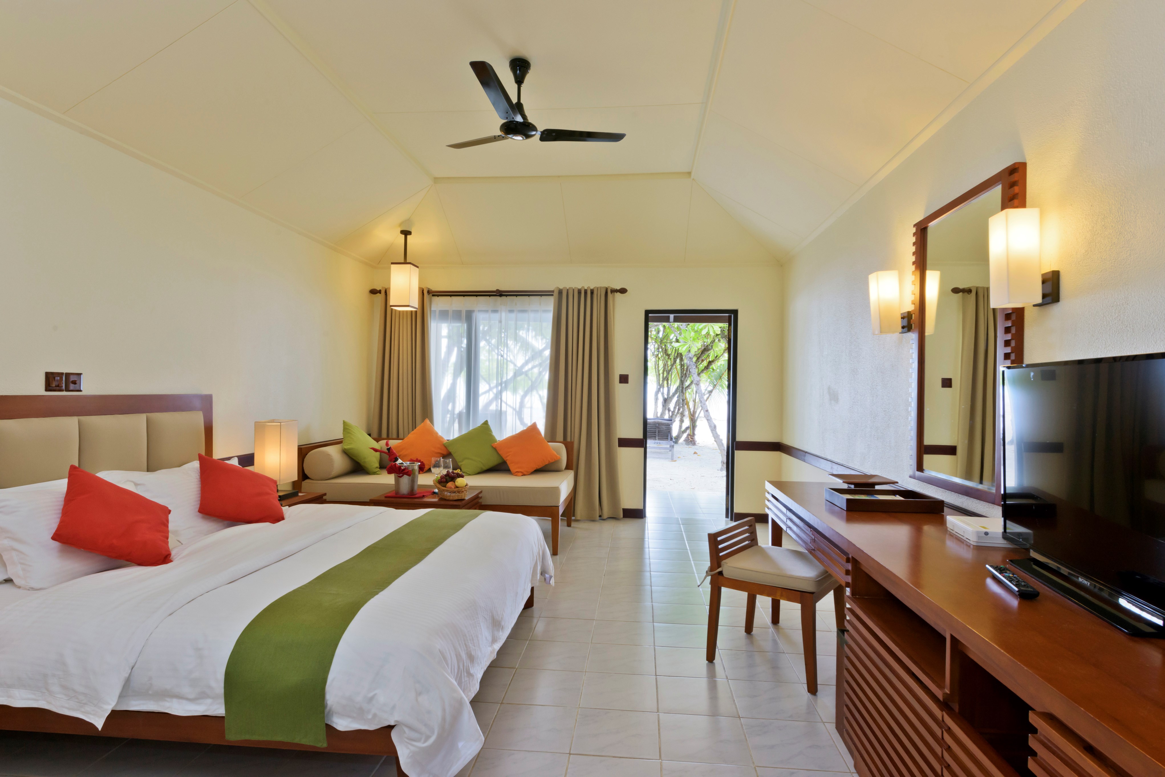 Paradise Island Resort&SPA 5* 5 gece Beach Villa Tam Pansiyon Konaklama QR