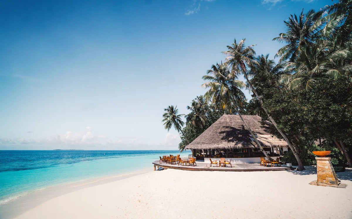 Dhawa Ihuru Resort  5* 5 gece Beachfront Villa'da her şey dahil Konaklama QR