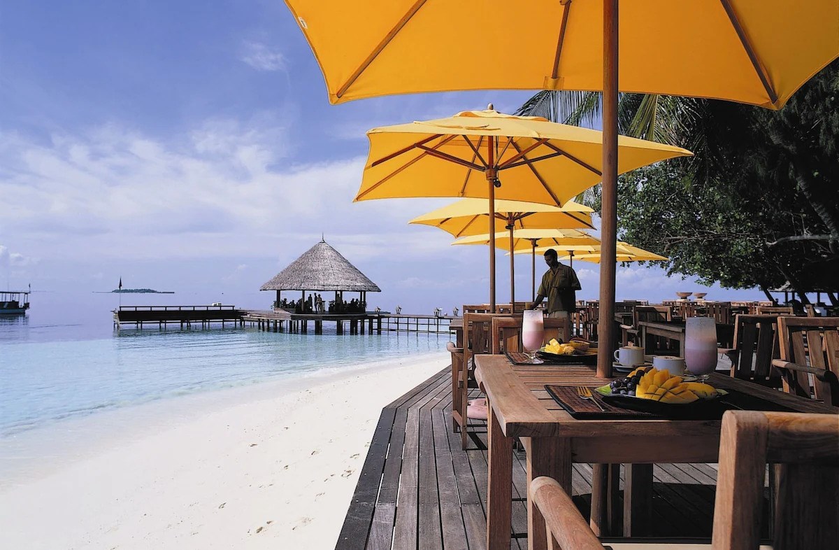Dhawa Ihuru Resort  5* 5 gece Beachfront Villa'da her şey dahil Konaklama QR