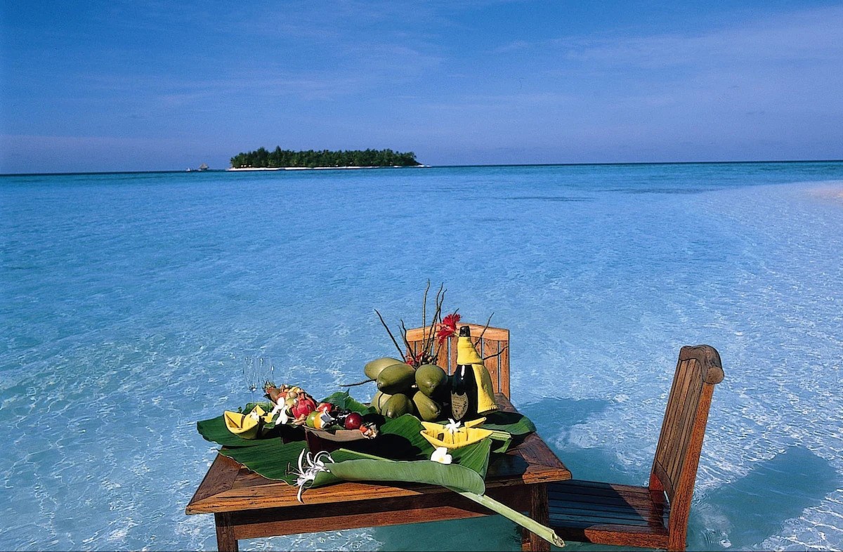 Dhawa Ihuru Resort  5* 5 gece Beachfront Villa'da her şey dahil Konaklama QR