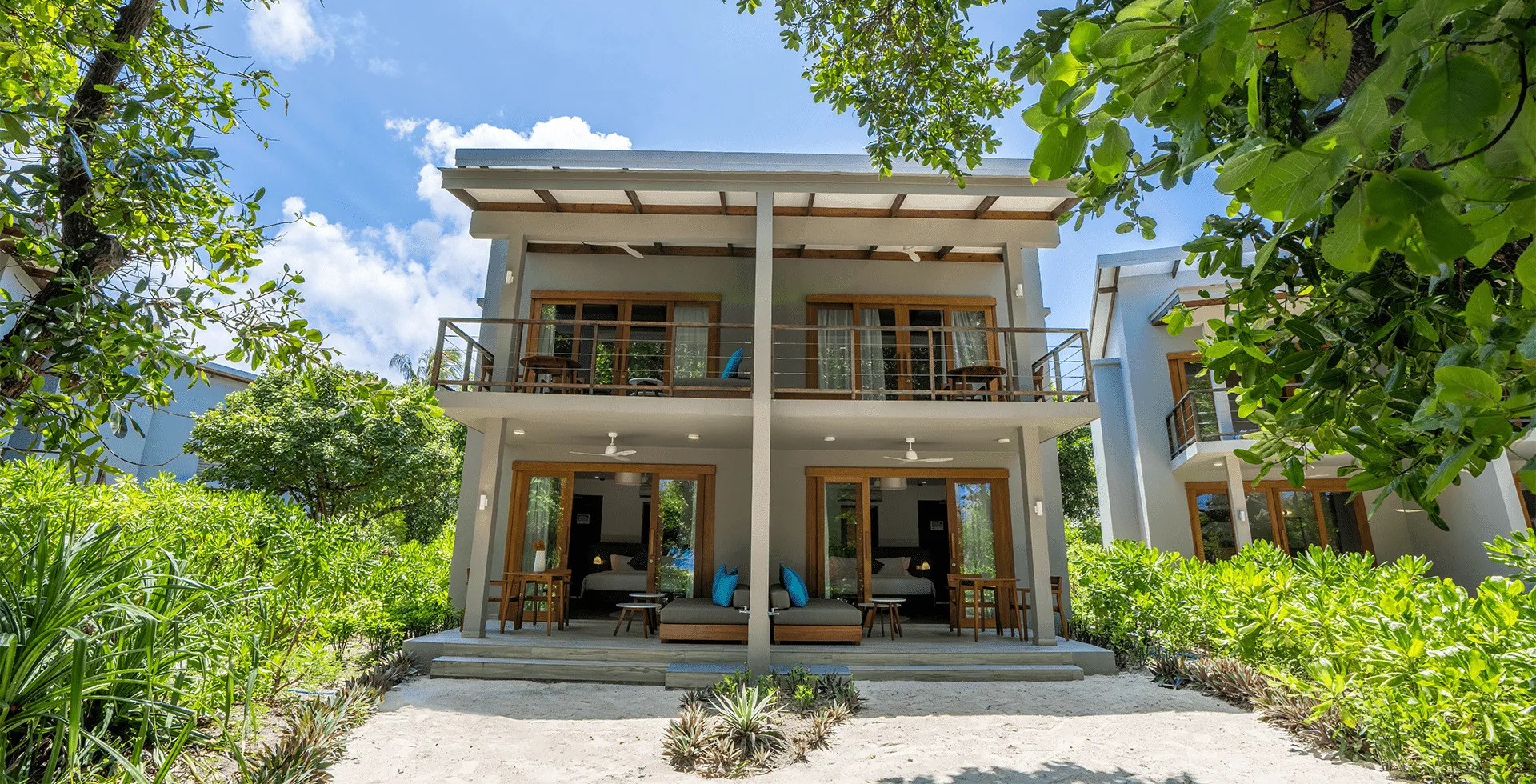 Ifuru Island Resort &SPA 5* 5 gece Sky  veya Beach Suite Her şey dahil Konaklama THY