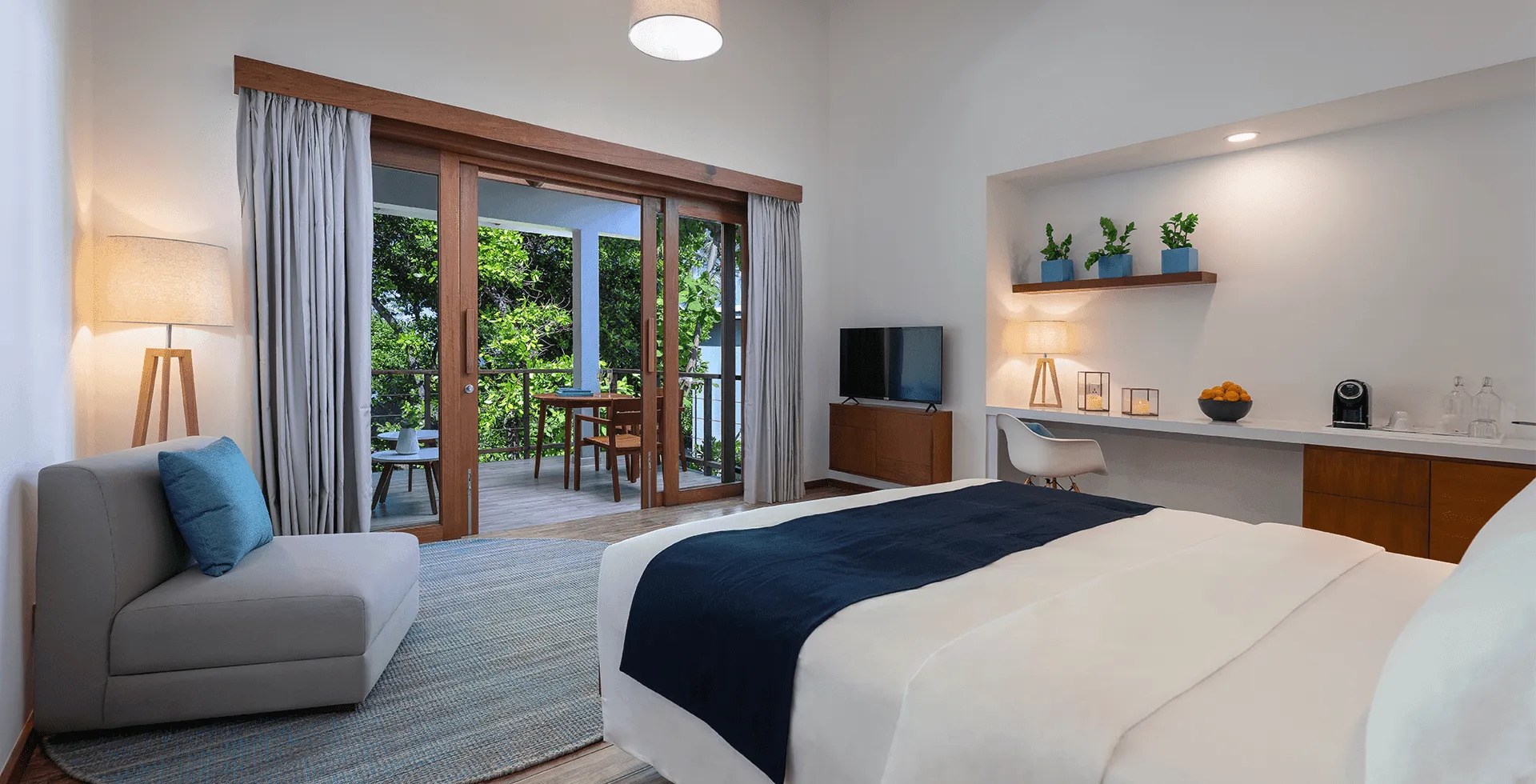 Ifuru Island Resort &SPA 5* 5 gece Sky  veya Beach Suite Her şey dahil Konaklama THY