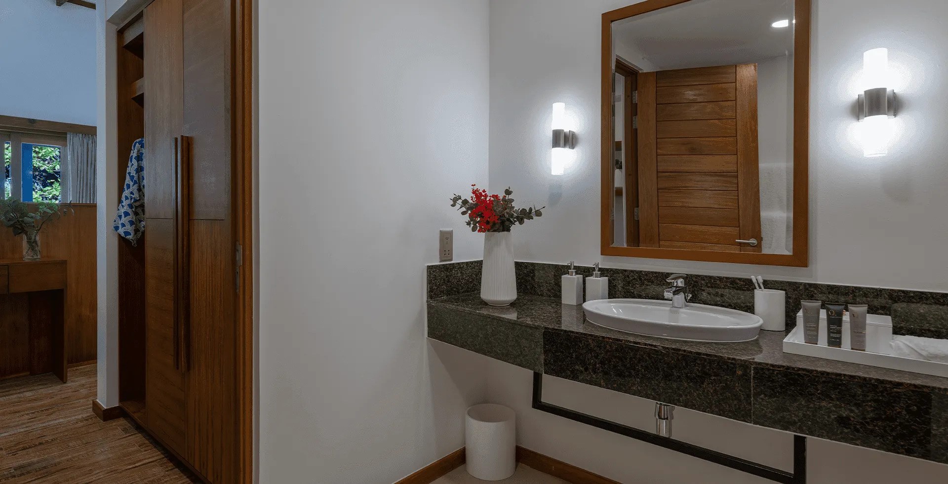 Ifuru Island Resort &SPA 5* 5 gece Sky  veya Beach Suite Her şey dahil Konaklama THY