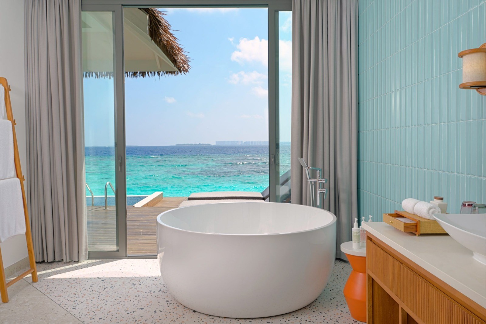 DUSİT D2 FEYDHOO  5* 5 gece Waterfront pool Villa her şey dahil Konaklama GF