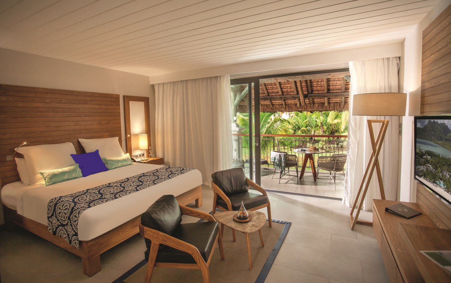 PARADIS BEACHCOMBER  5* Paradis Bay View oda 5 gece oda+kahvaltı konaklama (THY)