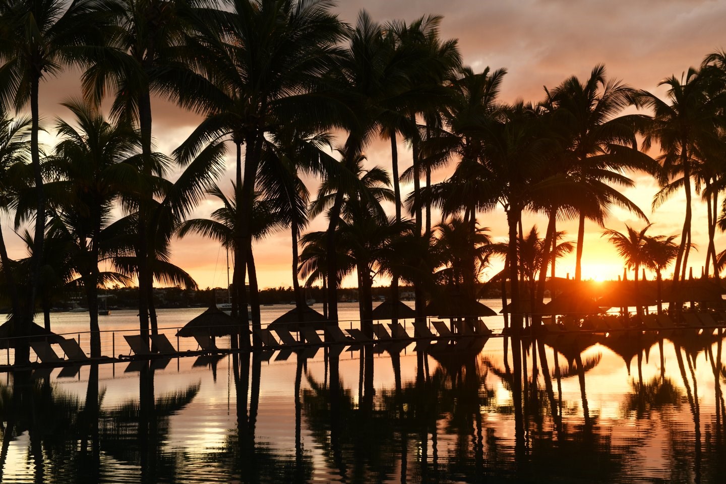 MAURICIA BEACHCOMBER  4* standard oda  5 gece YP konaklama (THY)