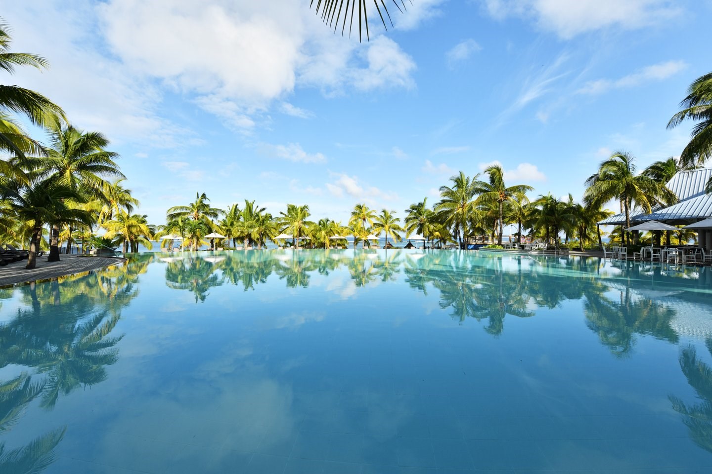VICTORIA BEACHCOMBER  4* superior oda  5 gece YP konaklama (THY)
