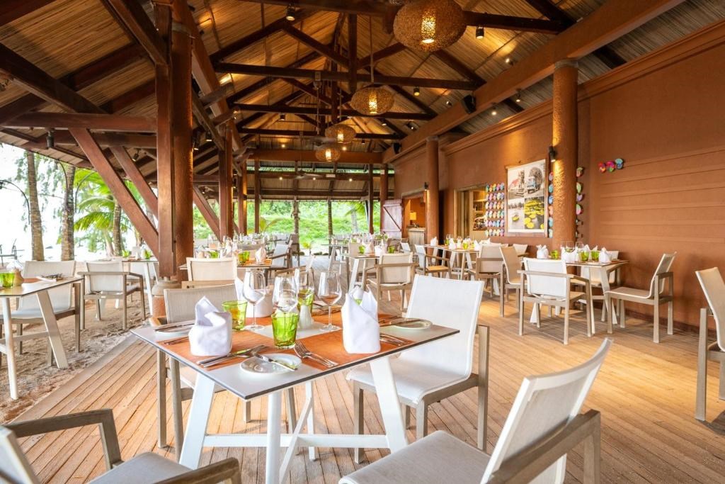 VICTORIA BEACHCOMBER  4* superior oda  5 gece YP konaklama (THY)