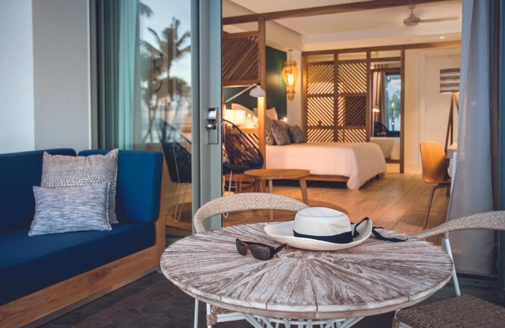 VICTORIA BEACHCOMBER  4* superior oda  5 gece YP konaklama (THY)