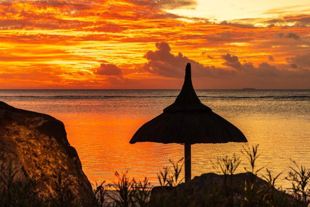 VICTORIA BEACHCOMBER  4* superior oda  5 gece YP konaklama (THY)