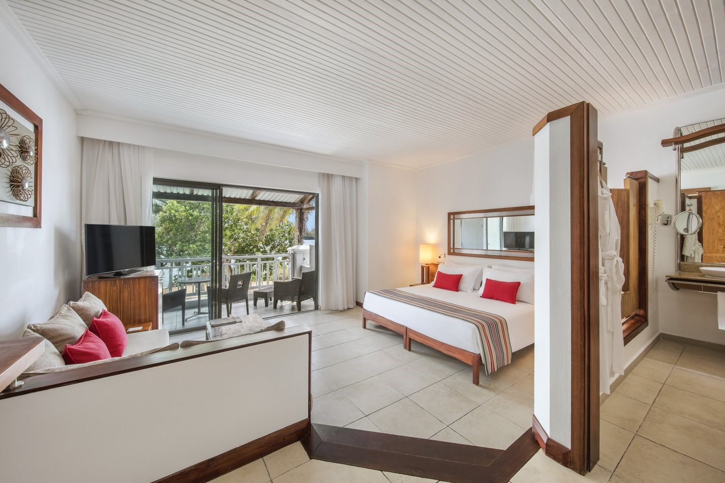 SHANDRANİ BEACHCOMBER  4* tropikal oda  5 gece YP konaklama (THY)