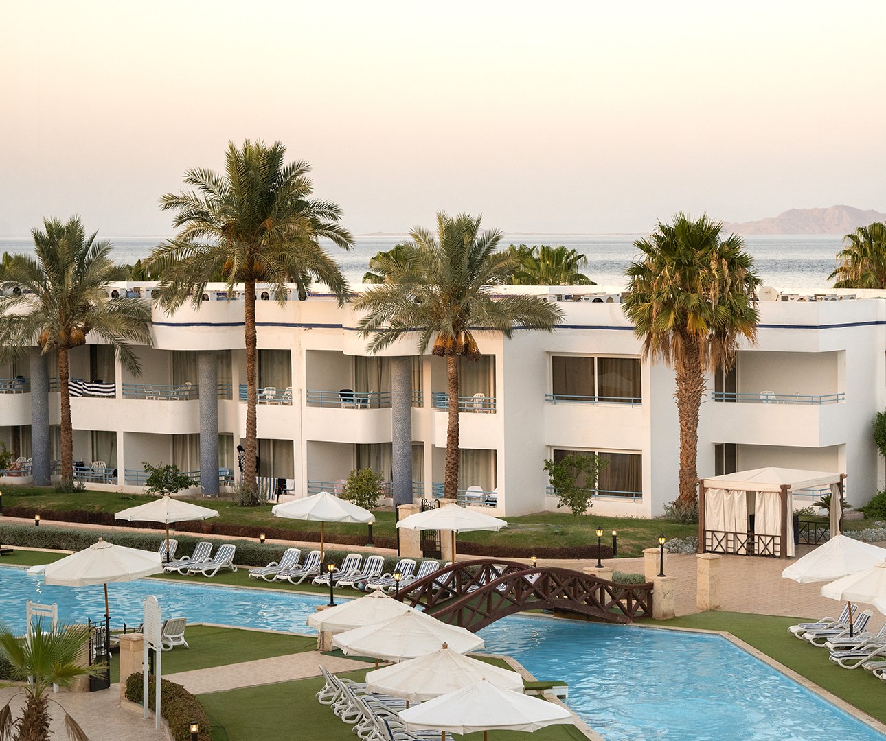 Sharm Turu Pegasus Havayolları Sabah Uçağı İle 4 gece 4* Queen Sharm Resort Yarım Pansiyon