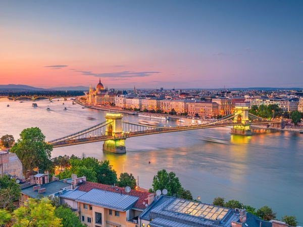 **YILBAŞI** Budapeşte Pegasus Havayolları 3 Gece