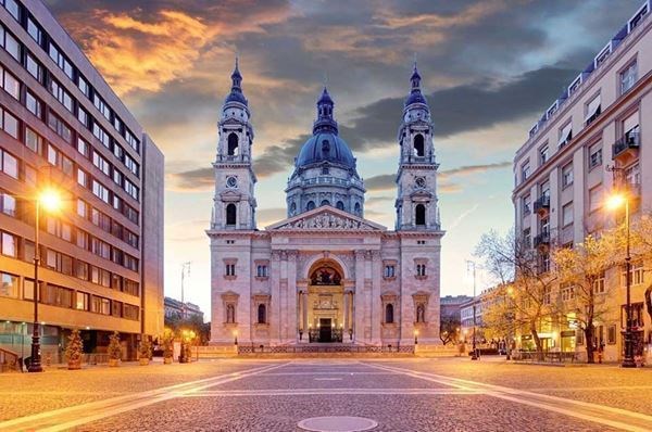 **SÖMESTRE** Budapeşte Pegasus Havayolları 3 Gece