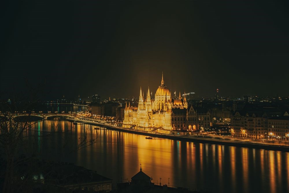 **SÖMESTRE** Budapeşte Pegasus Havayolları 3 Gece