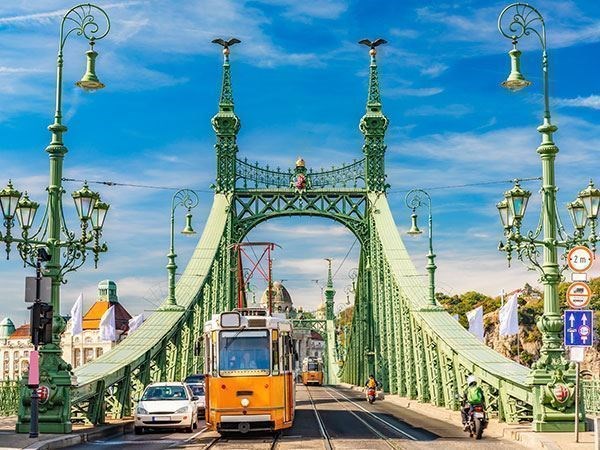 Budapeşte  Viyana Prag Salzburg Ljubljana Türk Hava Yolları  7 Gece   (Bratislava ve Viyana turu dahil)