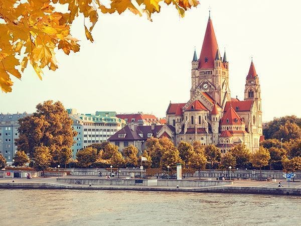 Görkemli Orta Avrupa: Budapeşte – Prag - Viyana Türk Hava Yolları  7 Gece   (Bratislava turu dahil)