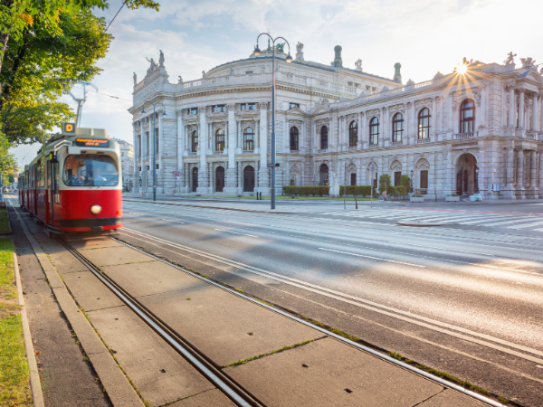 Budapeşte  Viyana Prag Pegasus Havayolları  7 Gece   (Bratislava turu dahil)