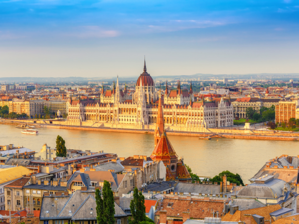 Budapeşte  Viyana Prag Pegasus Havayolları  7 Gece   (Bratislava turu dahil)