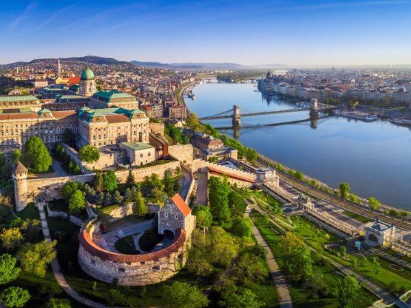 Budapeşte  Viyana Prag Pegasus Havayolları  7 Gece   (Bratislava turu dahil)